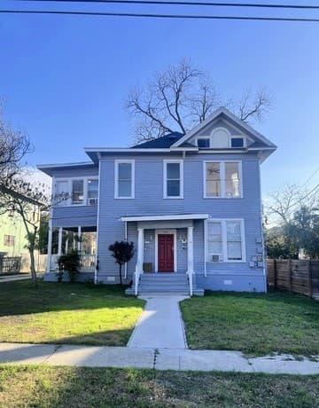 1-bedroom rental at 420 W Magnolia Unit 1 in San Antonio TX