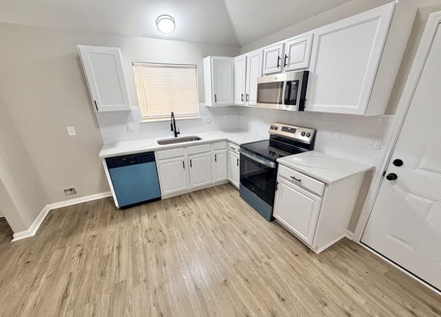 2307 McKinley — photo 5