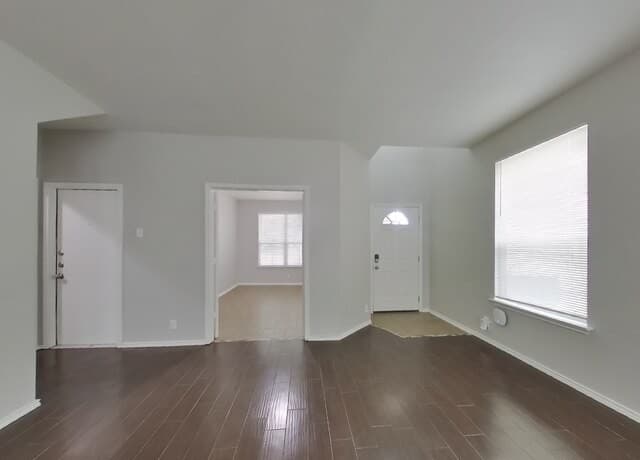 131 Reeves — photo 2