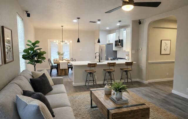 12127 Medina — photo 2