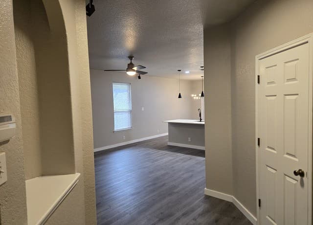 12127 Medina — photo 4