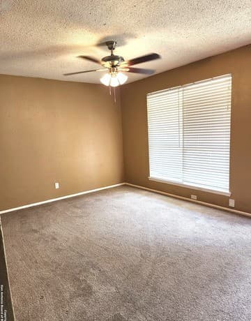 308 Nell Deane — photo 3