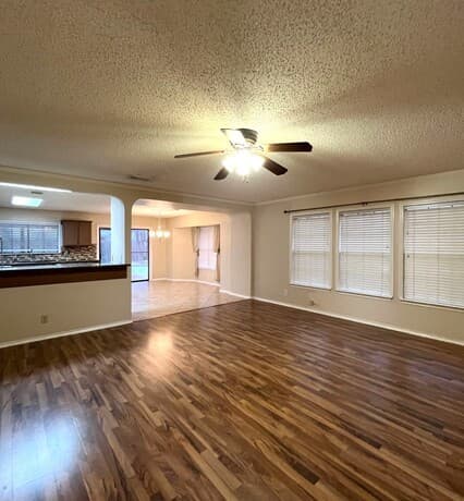 2327 Stallion Run — photo 2