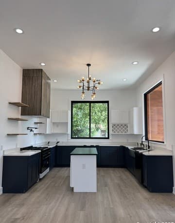 105 Forrest — photo 3