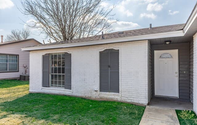 3-bedroom rental at 13719 Earlywood in San Antonio, TX — photo 3