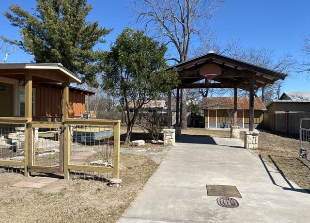 309 Brackenridge — photo 4