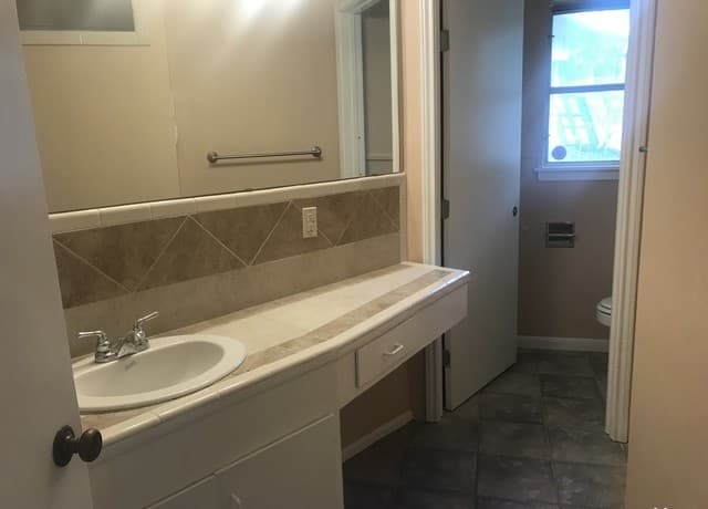 4839 Gus Eckert — photo 5