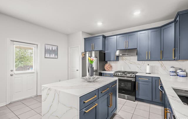 7526 Boxing Elm — photo 2