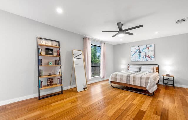 151 Valdez — photo 2