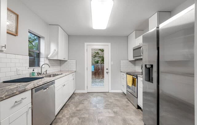 151 Valdez — photo 5