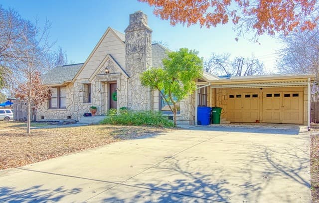 204 Lovera Blvd — photo 3