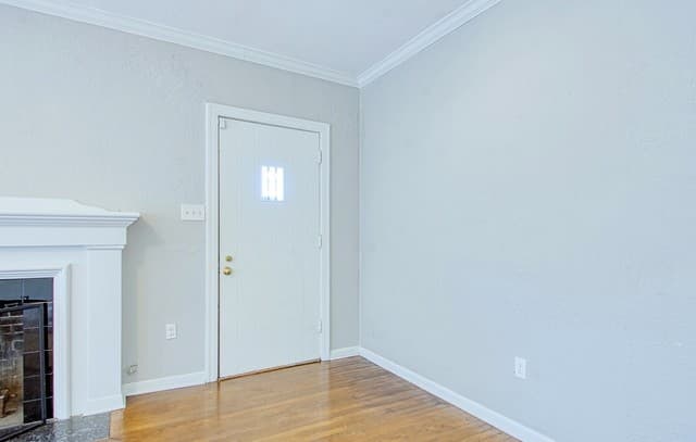 204 Lovera Blvd — photo 5