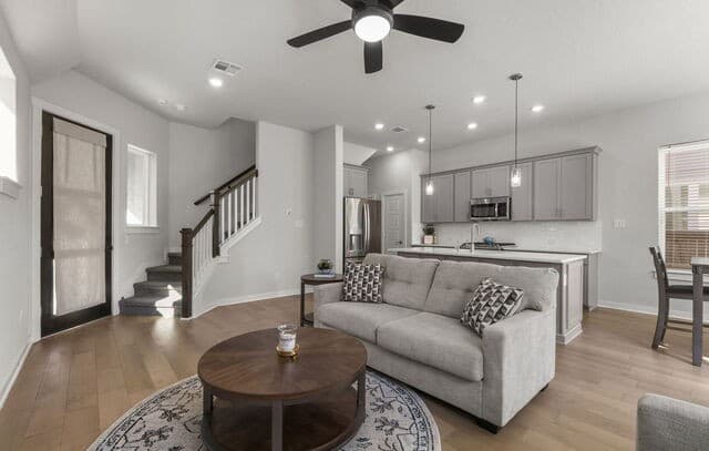 5843 Whitby Unit UNIT 40