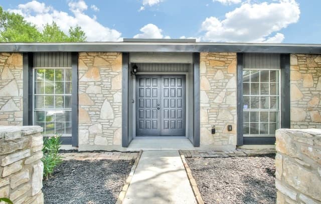 8710 Greenthread Dr — photo 2