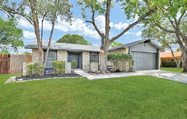 8710 Greenthread Dr — photo 3