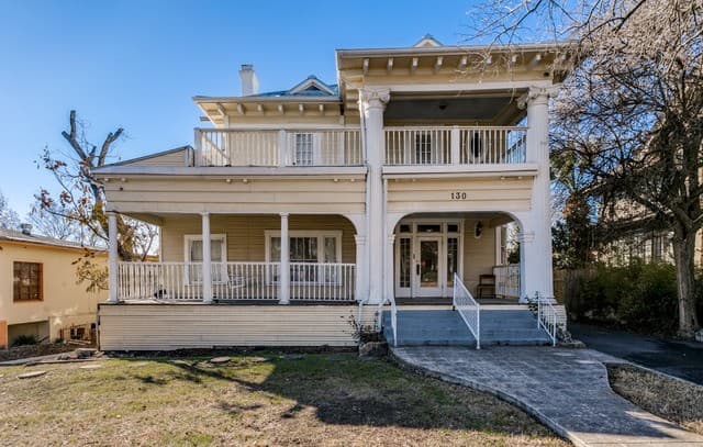 130 E Craig — photo 1