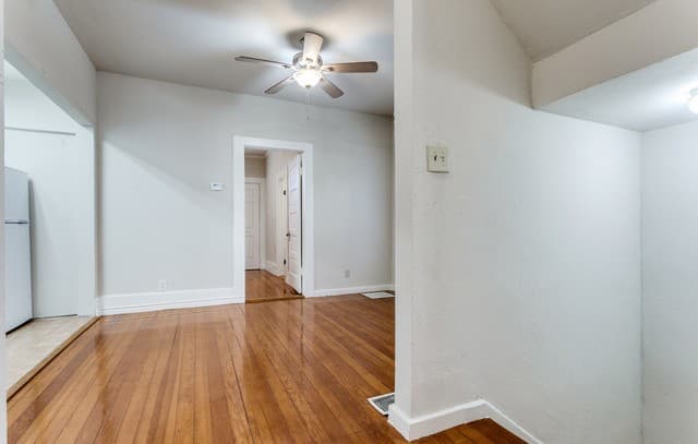 130 E Craig — photo 3