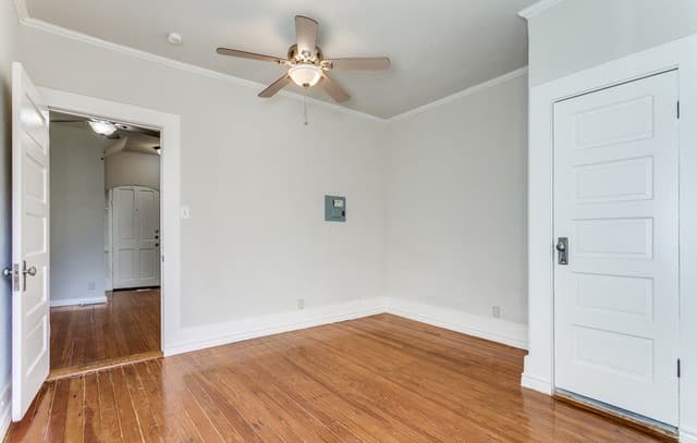 130 E Craig — photo 4