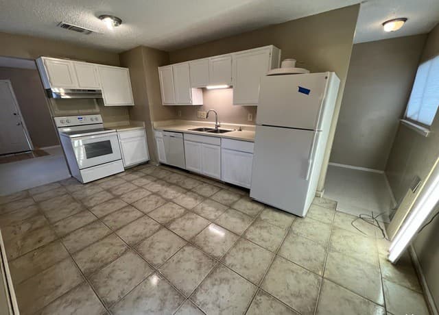 8446 Dixon Ridge — photo 2