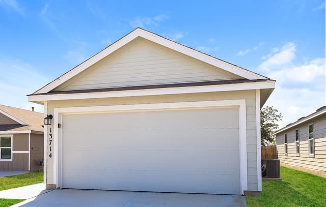 13714 Haystack — photo 1