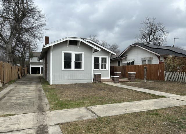 329 Hot Wells Unit FRONT UNIT — photo 2