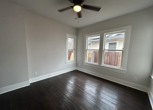 329 Hot Wells Unit FRONT UNIT — photo 4