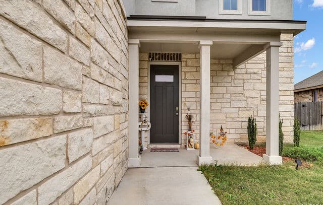 7606 Hartford Den — photo 4