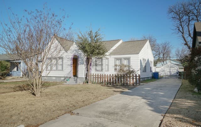 119 Meredith Dr — photo 2