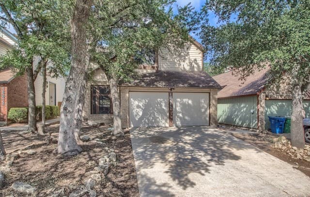 16615 Spruce Tree Ln