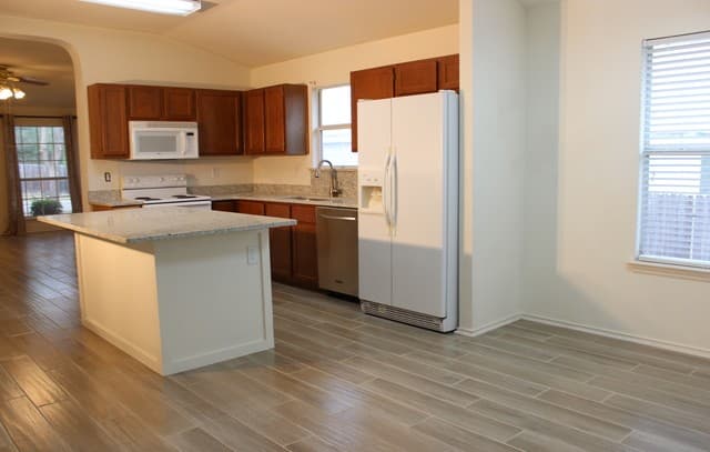 9354 Bartlett — photo 5