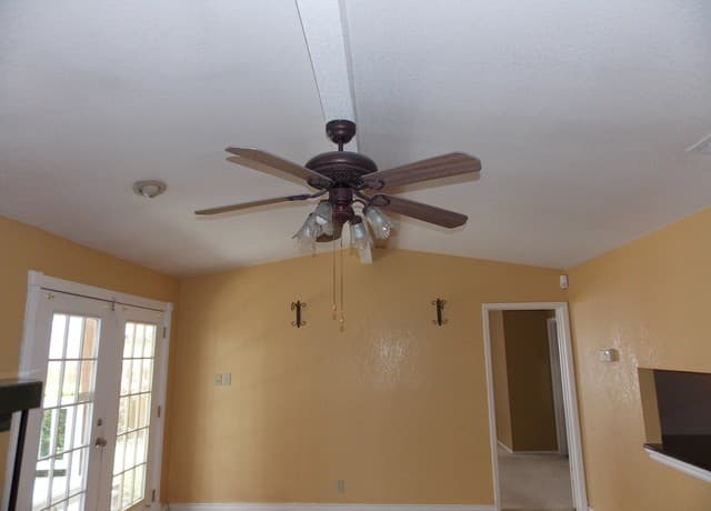 1414 Leander — photo 4