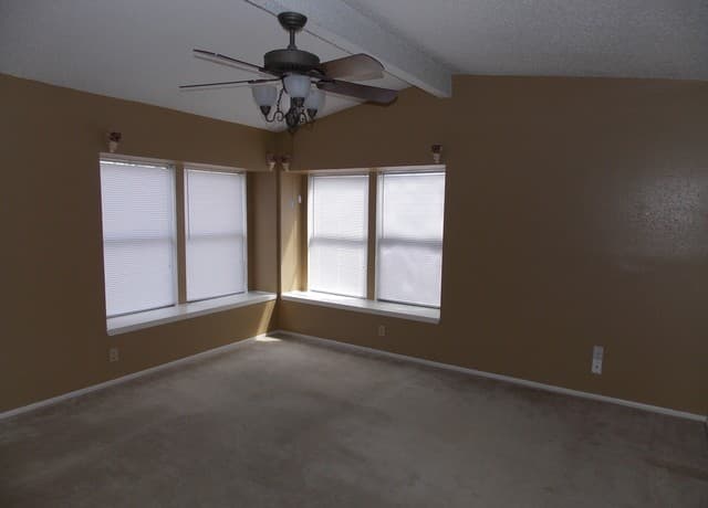 1414 Leander — photo 5