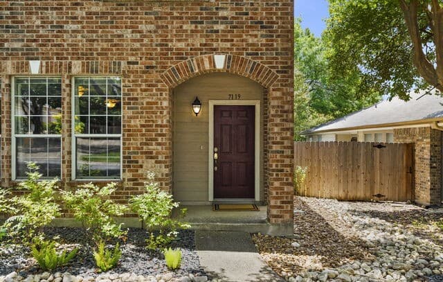 7119 Snowden Crest — photo 3