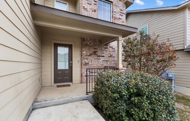 10214 Lynwood Village Unit 101