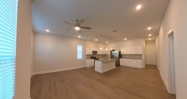 2-bedroom rental at 330 E Carson Unit 1202 in San Antonio, TX — photo 3