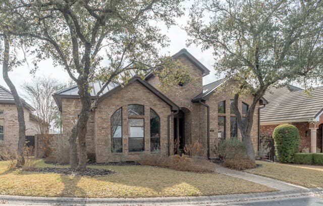 6 Rugby Ln — photo 2