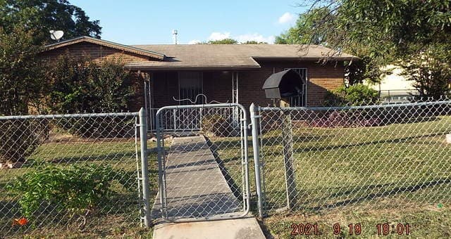 2603 Lombrano St — photo 1