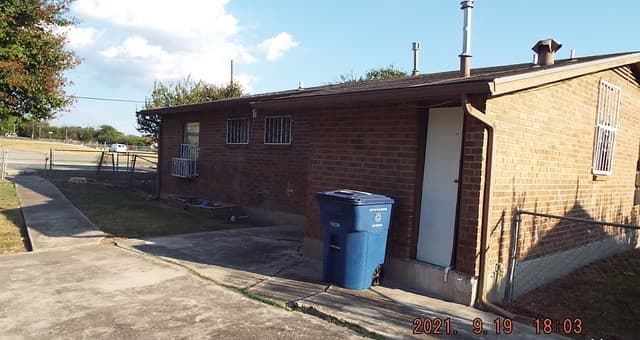 2603 Lombrano St — photo 4