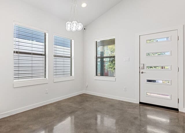 1114 N Olive St — photo 5