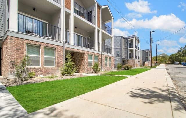 302 Tendick Unit 1103 — photo 2