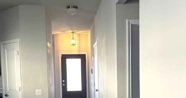 6103 Travis Summit — photo 3