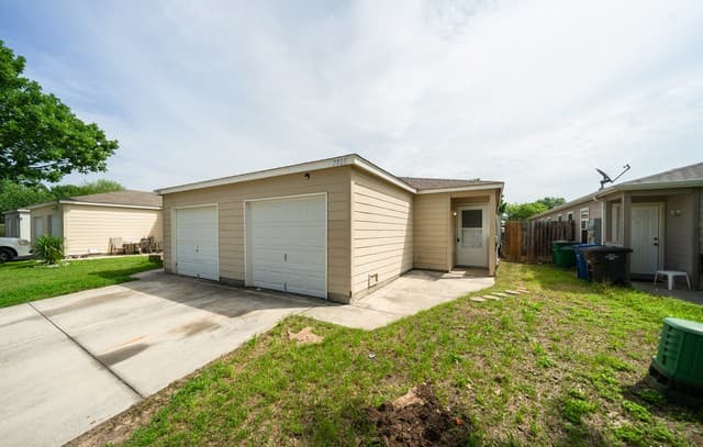 7907 Mg Rd — photo 2