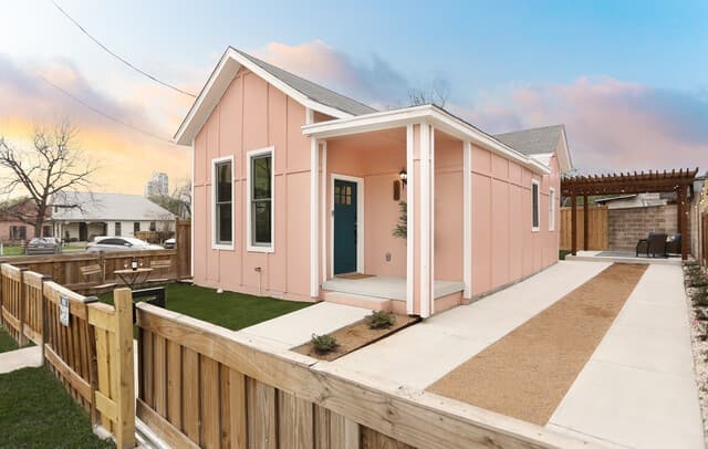 325 Montana — photo 1