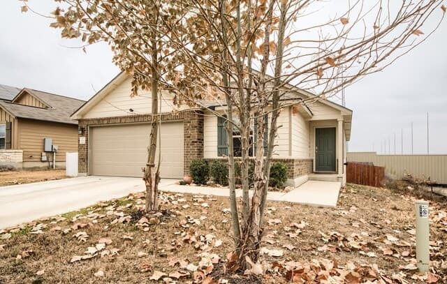 222 High Fence — photo 1