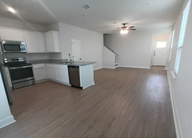 7518 Astro Field Unit 102 — photo 4