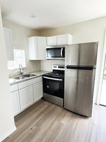 7302 Mary Abbott Unit 201 — photo 2