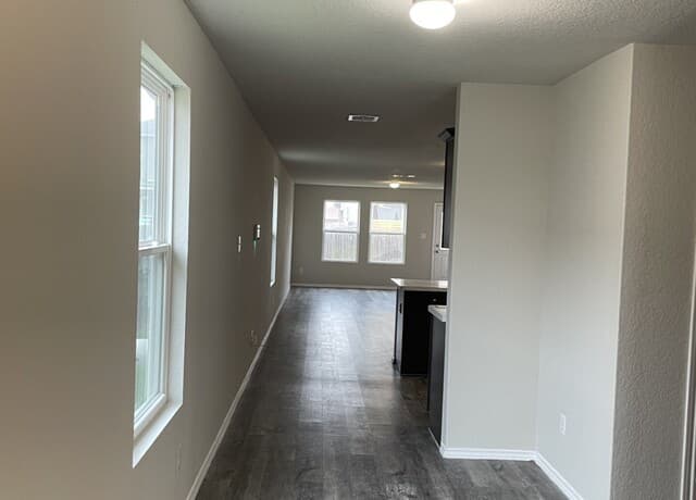 8507 Amistad Cove — photo 3