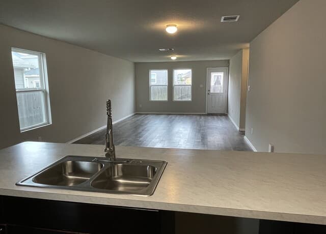 8507 Amistad Cove — photo 5