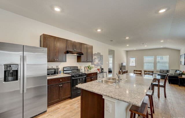 3-bedroom rental at 12114 Mulberry Crk in San Antonio, TX — photo 2