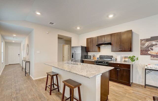 3-bedroom rental at 12114 Mulberry Crk in San Antonio, TX — photo 4